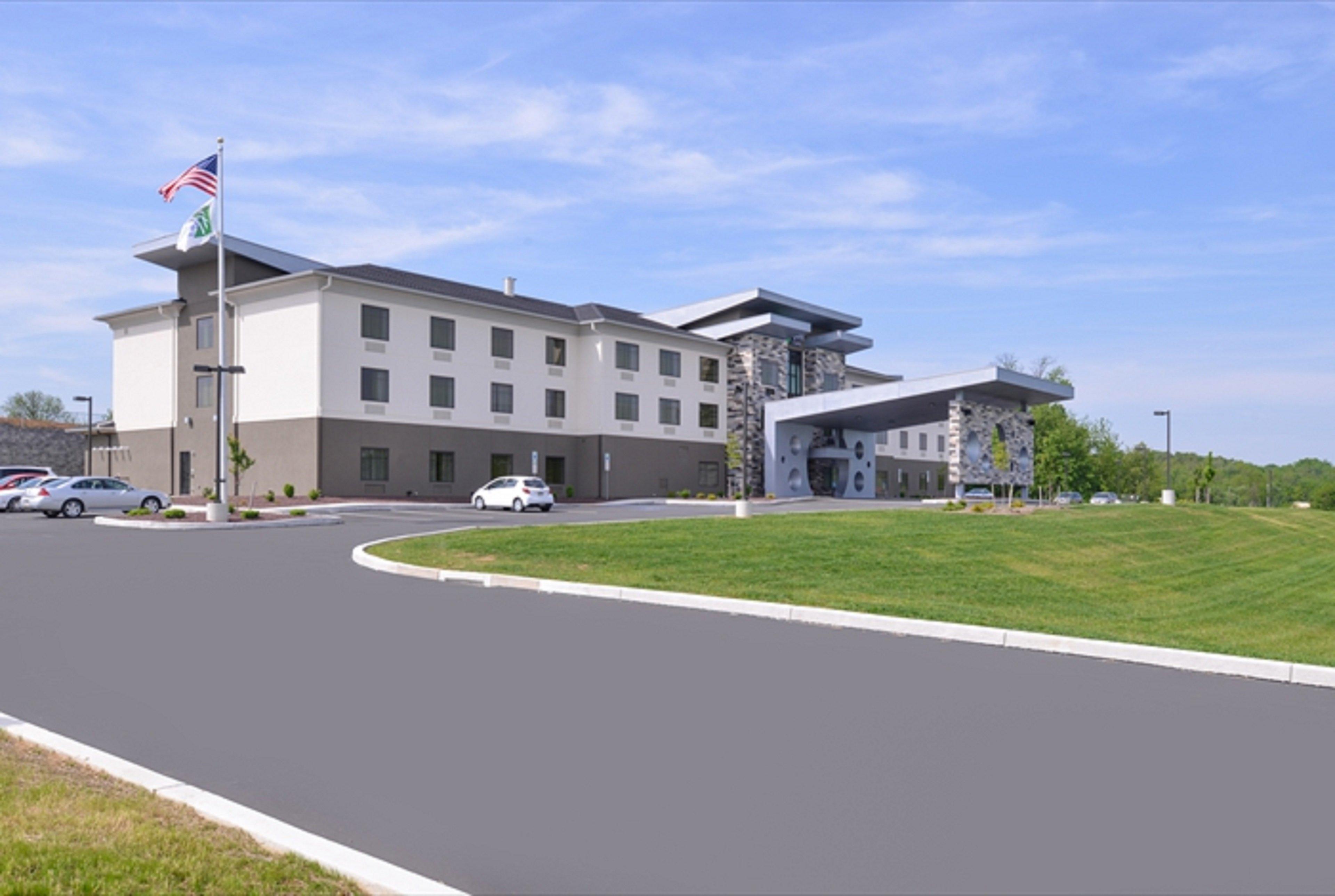 Holiday Inn Express & Suites Shippensburg By Ihg Екстериор снимка