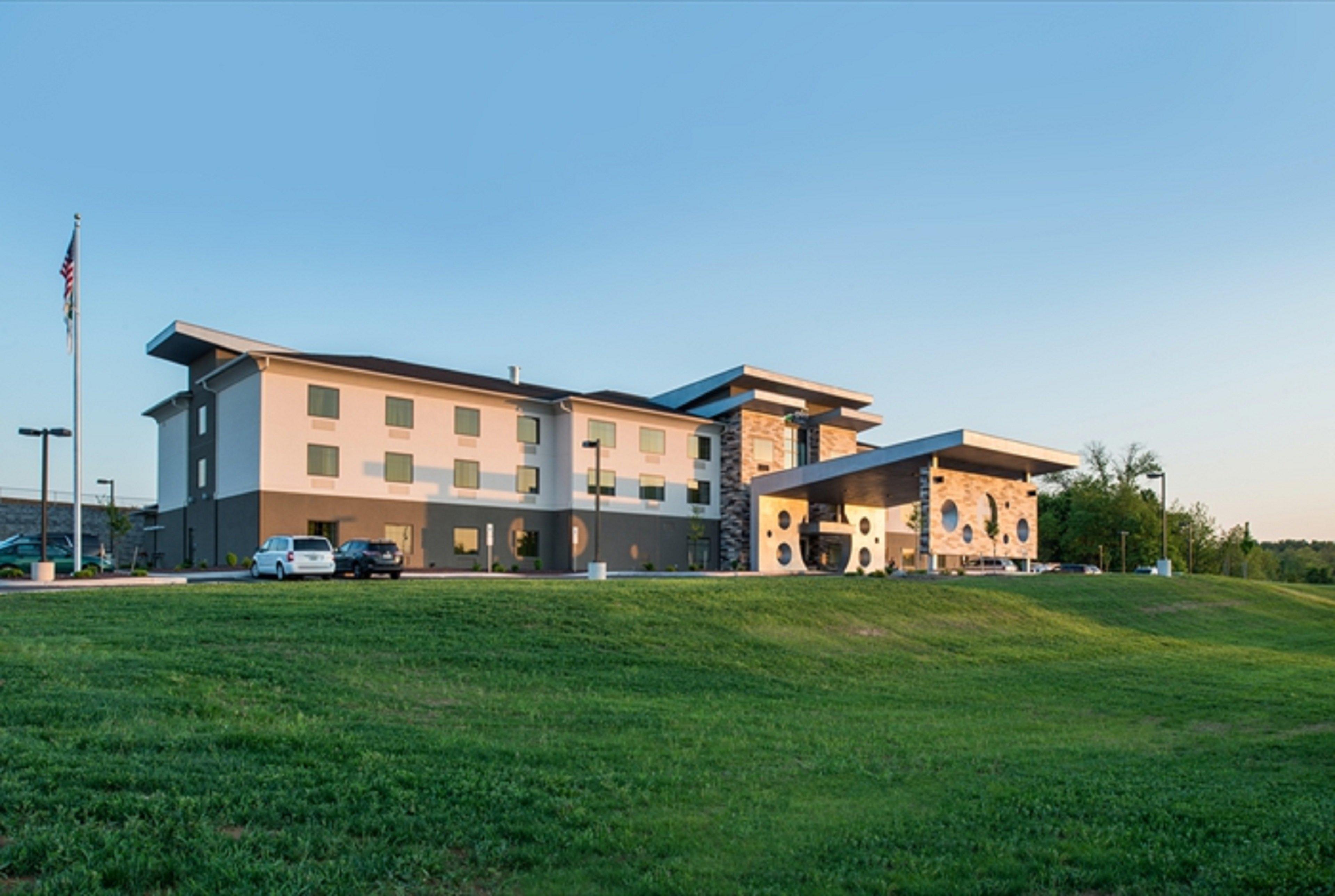 Holiday Inn Express & Suites Shippensburg By Ihg Екстериор снимка