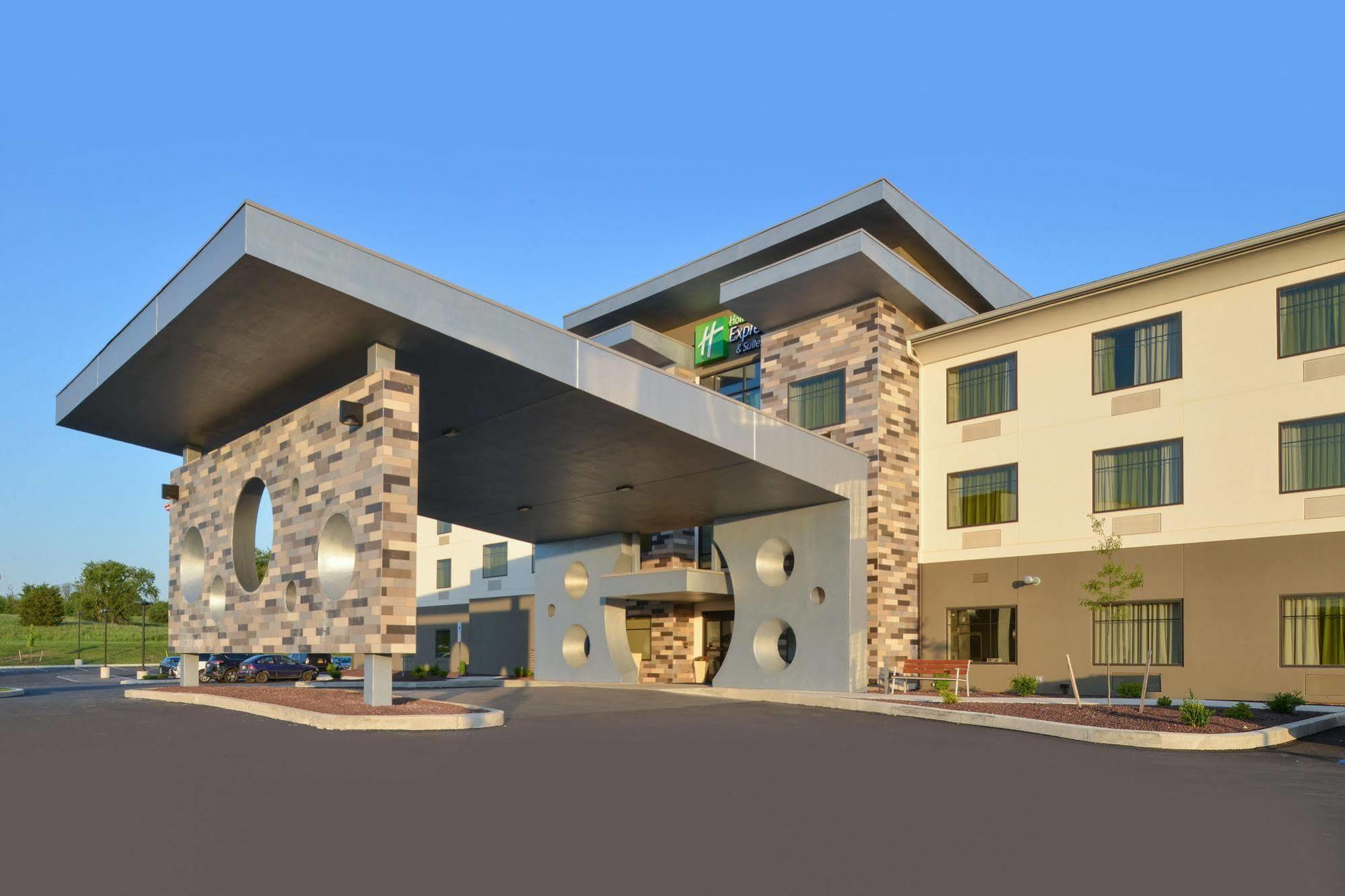 Holiday Inn Express & Suites Shippensburg By Ihg Екстериор снимка